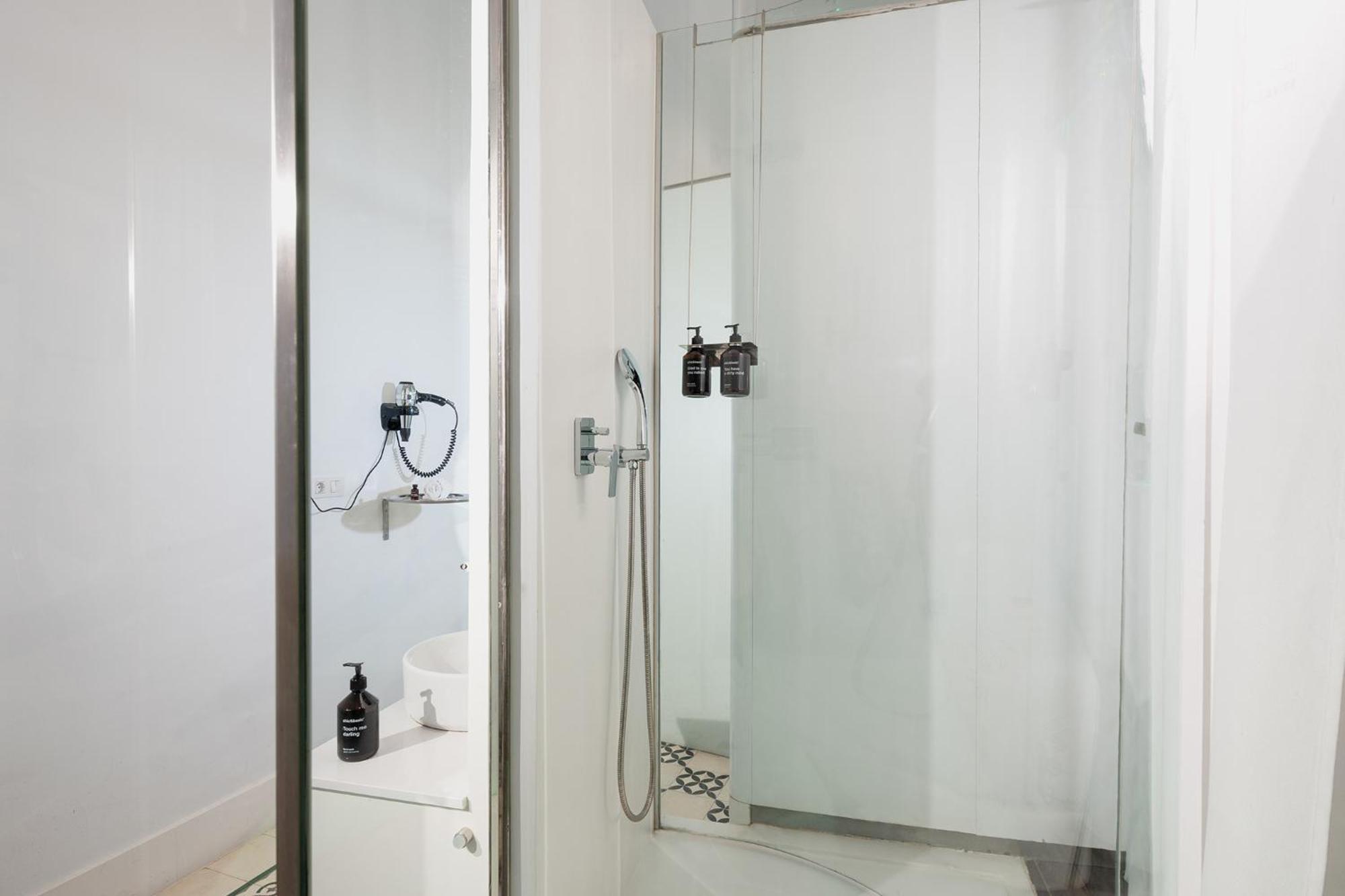 Chic & Basic Born Boutique Hotel Barcelona Exterior foto